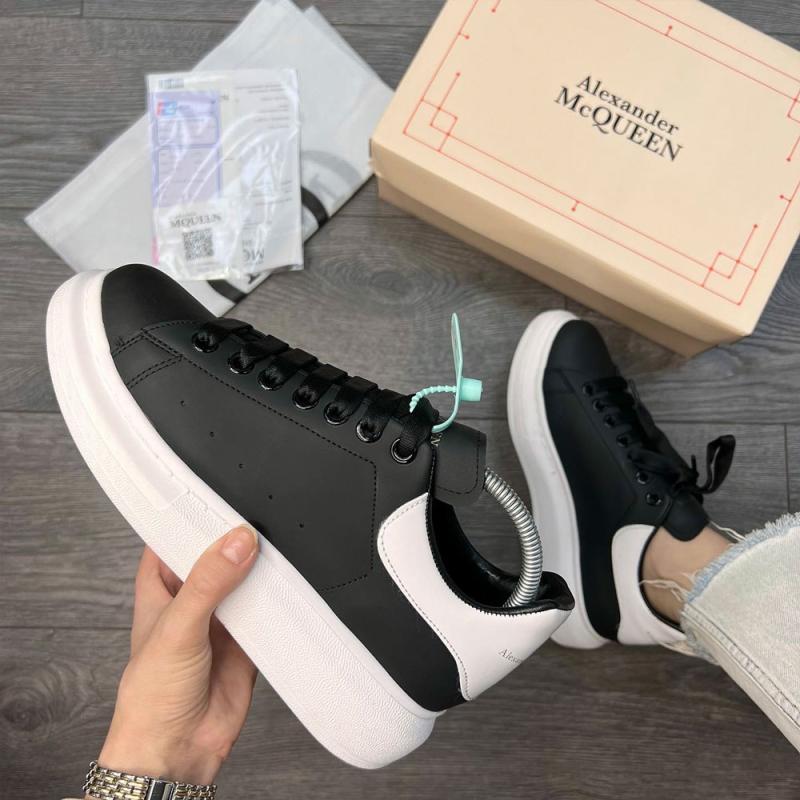Mcqueen İthal Siyah Beyaz