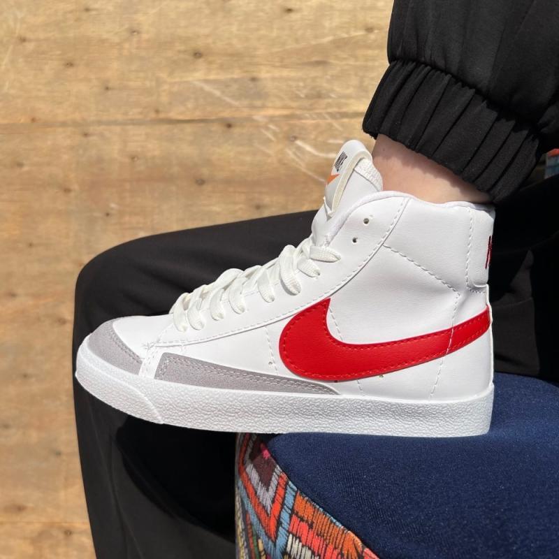Blazer Bilekli Beyaz Kırmızı
