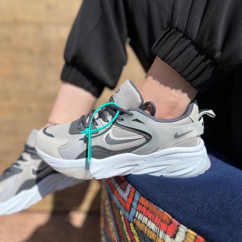 Nike Walking